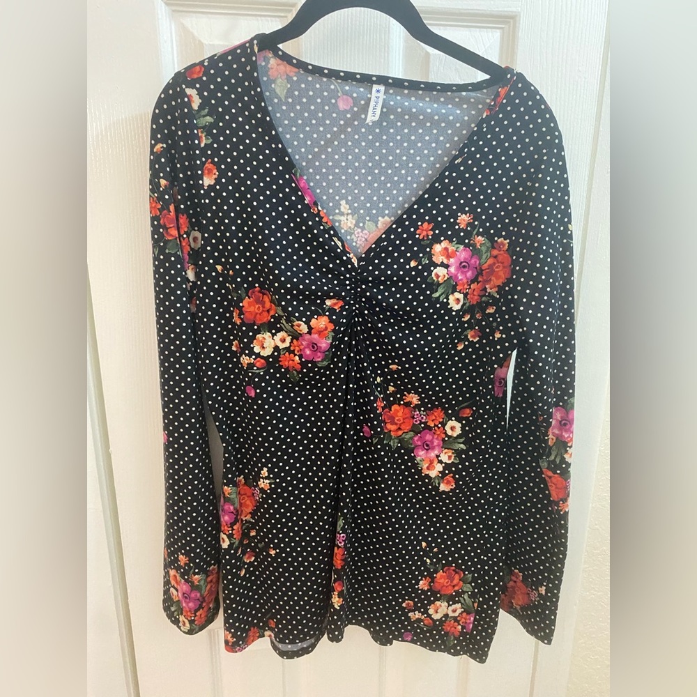 Piphany Ivy Floral top Size M